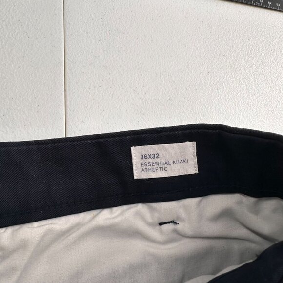 Gap Mens Essential Khaki Athletic Fit Pants 38X32 Navy Blue Cotton Blend Preppy - Picture 3 of 10